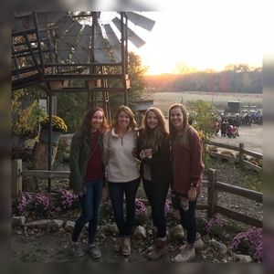 Meet your Posher, Victoria